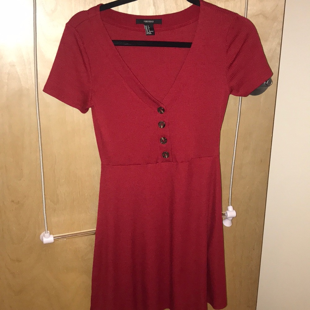 Red short sleeve dress